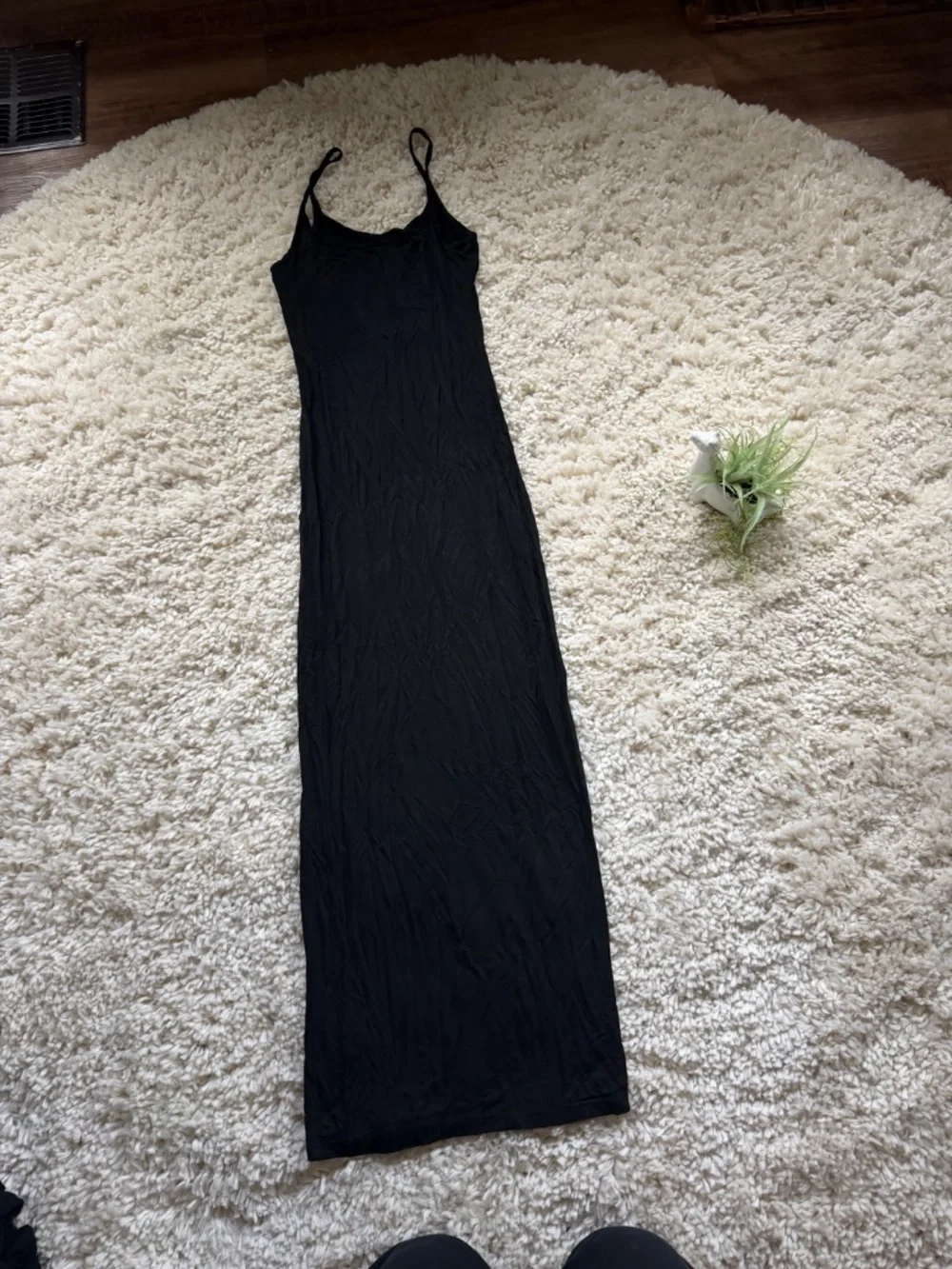 Minimal Sleek Black Maxi Slip Dress with Adjustable Spaghetti Straps maxi slip d - Picture 2 of 4